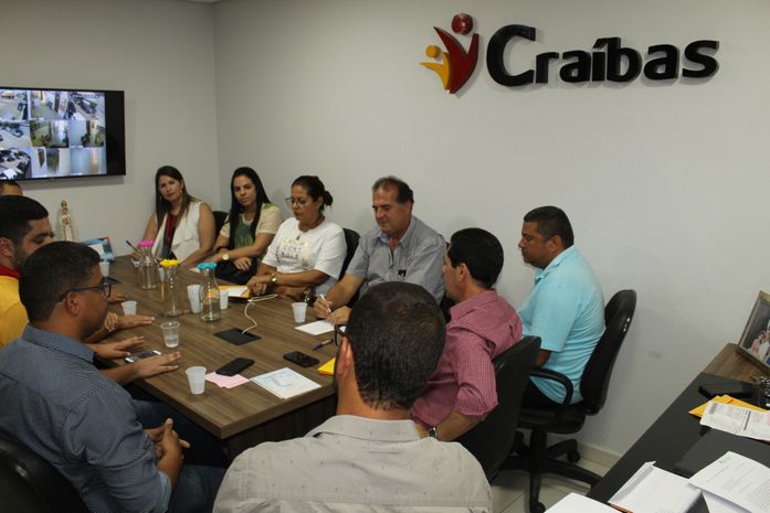 Prefeito Ediel Leite reunido com secretariado