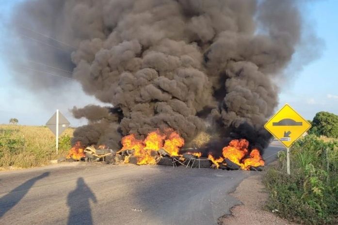 Sem acordo com mineradora, moradores voltam a interditar rodovia em protesto na AL-486