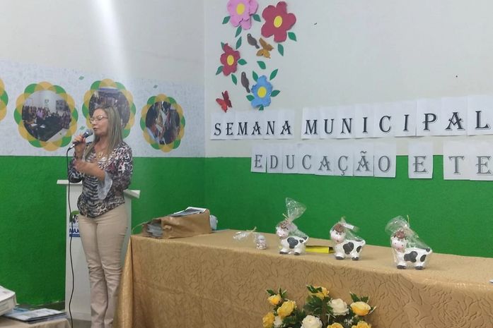 Prefeita de Major Izidoro participa de palestra com a secretária Jeane Vilarins