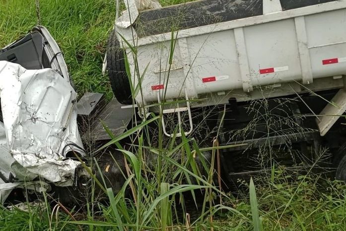 Motorista fica preso às ferragens e morre após tombamento de caçamba próximo de usina em Rio Largo
