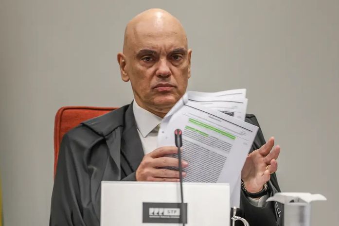 Alexandre de Moraes mantém prisão de kid preto pela trama golpista