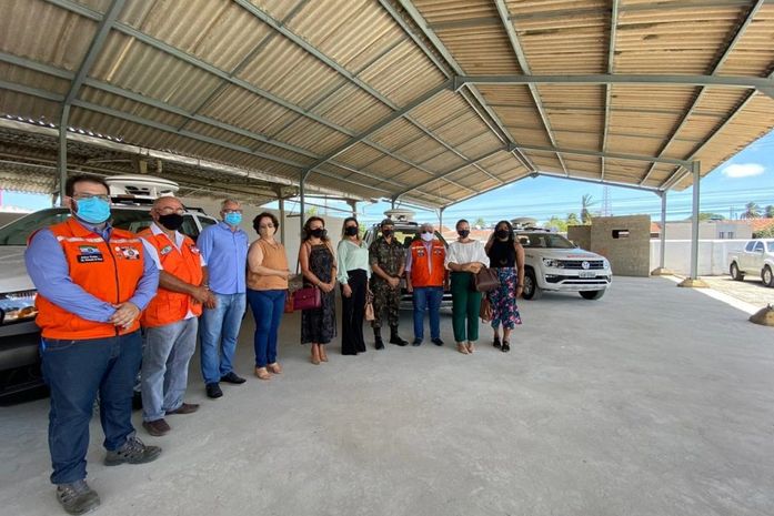 Representantes de instituições conhecem prédio onde funcionará o Centro de Acolhimento e Triagem