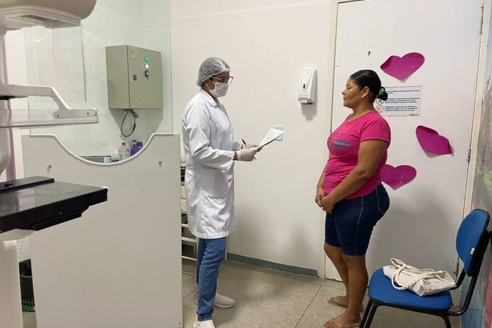 Prefeitura de Penedo promove exames de mamografia para alunas da EJA