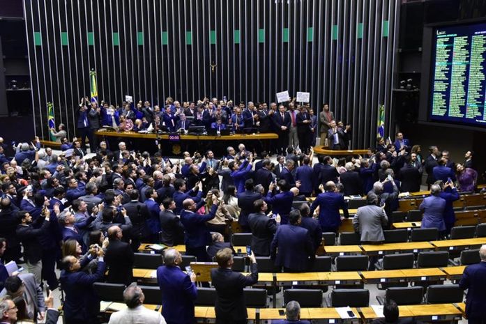 Câmara aprova reforma tributária em dois turnos; texto vai ao Senado