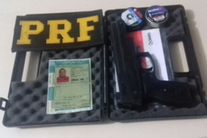 Condutores são presos em rodovias por porte de anfetamina