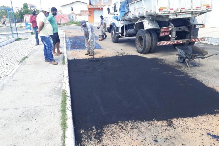 Prefeitura de Delmiro Gouveia já recuperou mais de 3.000 m² de ruas e avenidas da cidade