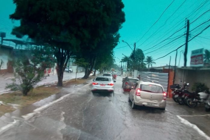 Chuvas, raios e trovões foram intensos na tarde desta terça (04) em Arapiraca
