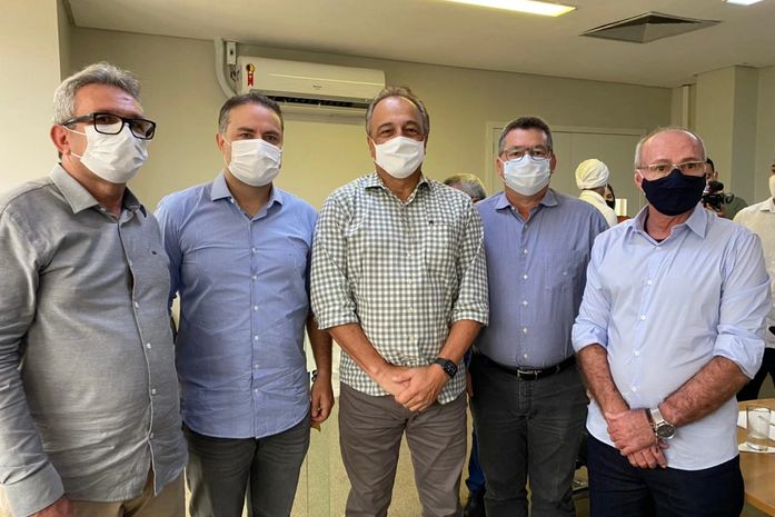 Deputado Galba Novaes participa da assinatura da ordem de serviço de sete novas escolas