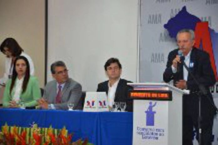 O senador Benedito de Lira