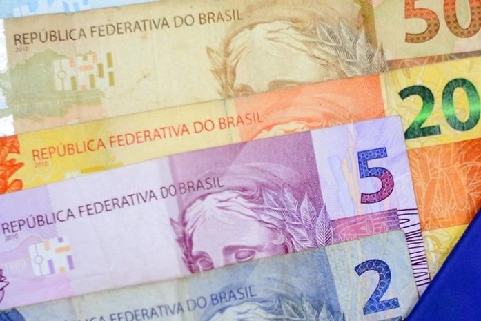 Salário de abril dos servidores de AL: veja a data prevista para pagamento