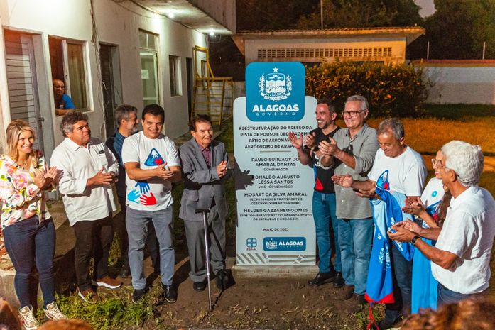 Secretários e vereadores participam da entrega da revitalização do aeródromo de Arapiraca