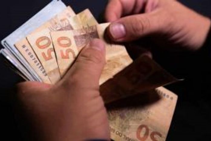 Prefeitura de Santana libera 1º salário de 2023 de forma antecipada