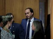 Carlos deu cargo a 'faz-tudo' da família que foi laranja de militar