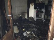 Cozinha da casa foi destruída pelas chamas