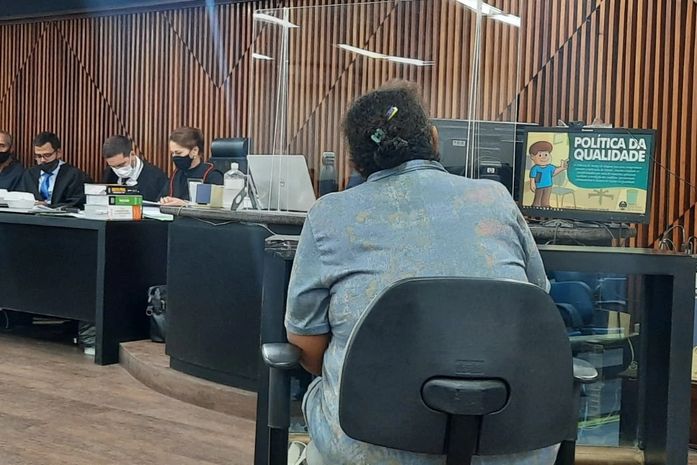 "O sonho dos meus filhos era ser policial, mas a polícia tirou a vida deles", desabafa mãe de irmãos executados no Village 