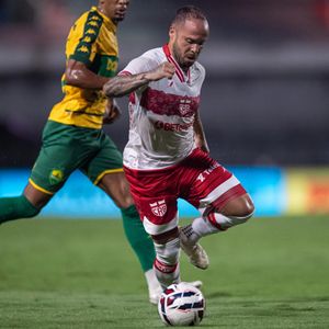 Douglas Baggio em ação pelo CRB