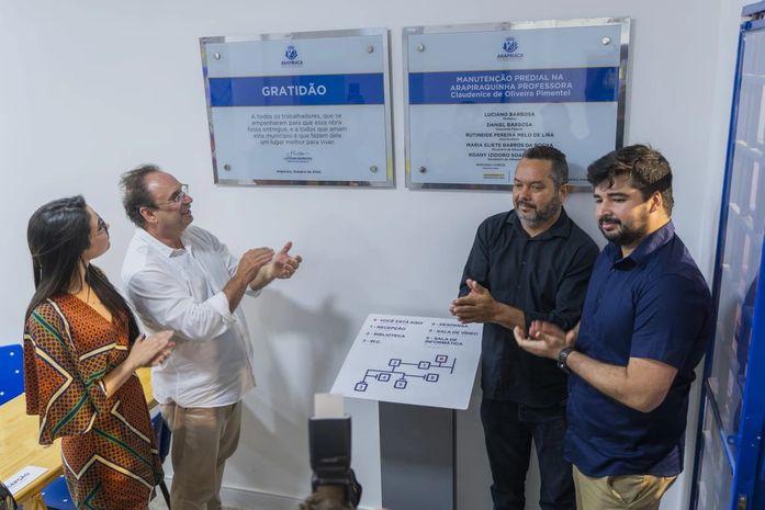 Prefeito Luciano entrega biblioteca digital, praça e mais seis ruas pavimentadas no Canaã