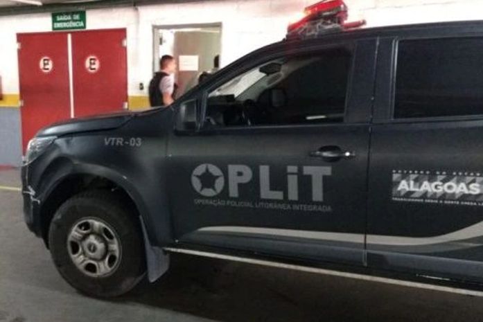 Funcionário de supermercado é preso com produtos de higiene pessoal escondidos na farda