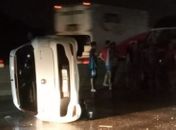 Veículo capota em trecho da AL-110, em Arapiraca