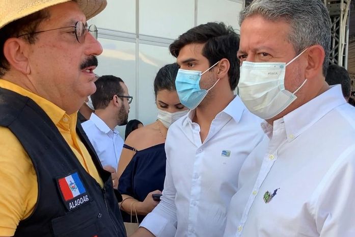 Gilberto Gonçalves prestigia entrega de Conj. Habitacional em Teotônio Vilela realizada pelo presidente Jair Bolsonaro