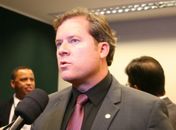 Marx Beltrão cria programa contra uso indevido de remédios