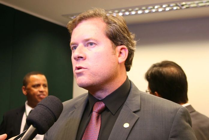Marx Beltrão cria programa contra uso indevido de remédios