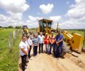 Prefeita Tia Júlia realiza visita estradas da zona rural que integram o programa Estrada Boa, em Palmeira dos Índios