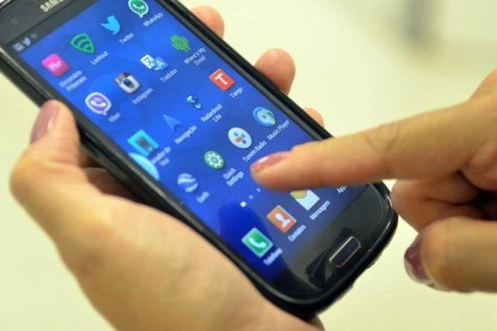 Chamadas entre telefones fixos e móveis ficaram mais baratas a partir do dia 25