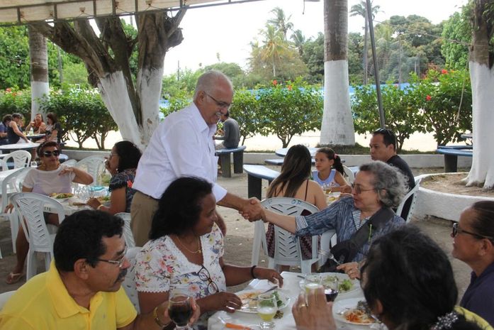 Teófilo destaca legado construído por seu pai durante comemoração ao Dia do Professor