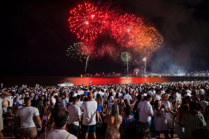 Alegria e muita música marcam celebrações da virada de ano no Benedito Bentes e na orla