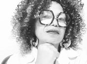 Que tal a gente conversar um bocadinho sobre Letramento Racial? Topa? Então se inscreve, no link, e acompanha a programação da SEMED, na Bienal. 