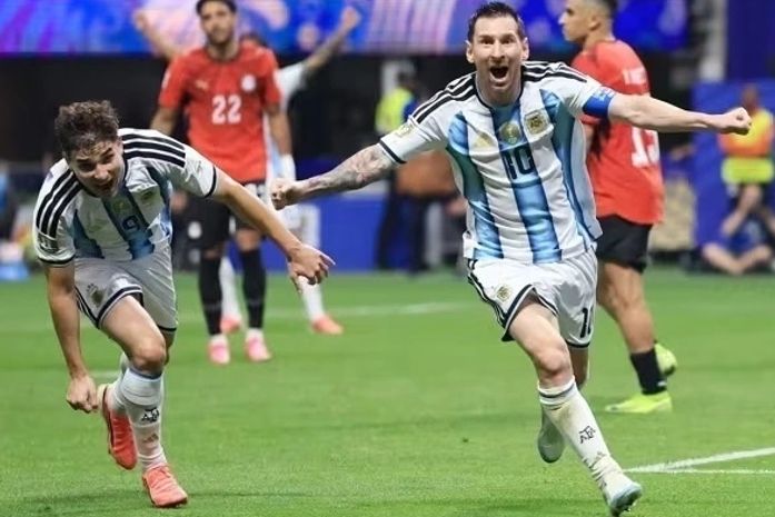 Argentina alcança virada histórica contra o Egito e vai às quartas da Copa