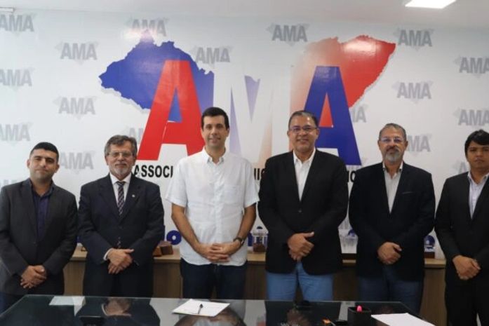 AMA e CRC firmam parceria para realização do 10º Seminário de Governança Municipal