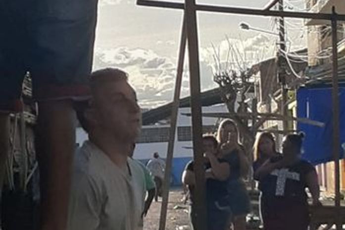 Luciano Huck em feira livre de Pão de Açucar