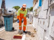 Prefeitura de Maceió realiza mutirão de limpeza em cemitérios em alusão ao Dia das Mães
