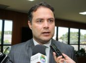Renan Filho sai em defesa de Renan Calheiros e ironiza com Eunício Oliveira