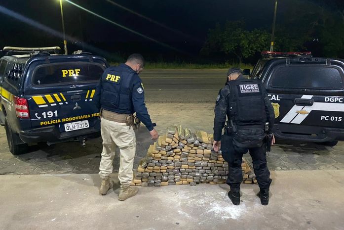 Grupo trazia 170kg de maconha de Aracaju para entregar em Maceió; cinco foram presos 