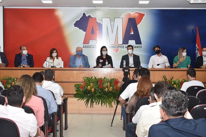 Nova diretoria toma toma posse defendendo a união Municípios