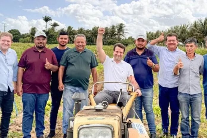 Daniel Barbosa acompanha funcionamento de maquinário agrícola garantido por emenda parlamentar