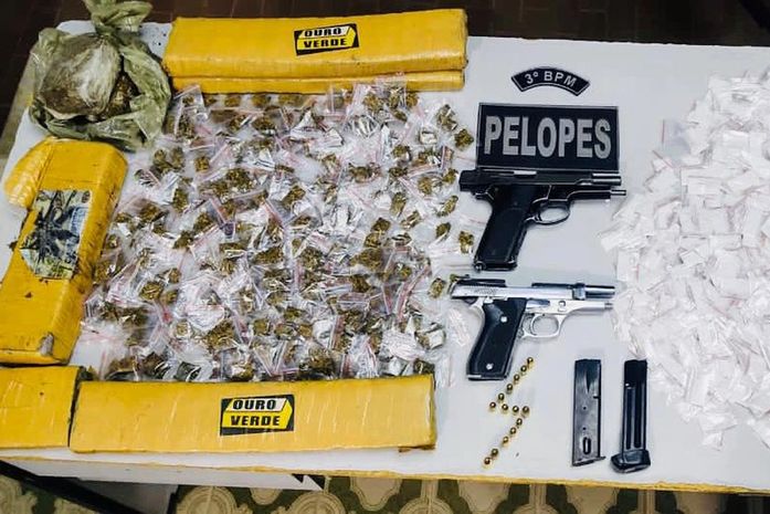 Polícia prende jovem com grande quantidade de drogas e armas em Arapiraca 