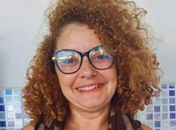 Professora alagoana lança livro sobre inclusão e acolhimento de crianças com deficiência