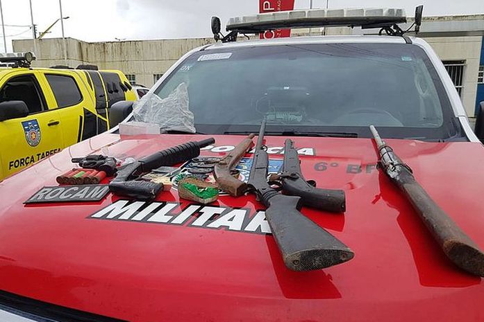 Dois suspeitos são presos e seis armas de fogo apreendidas durante operação no Litoral Norte