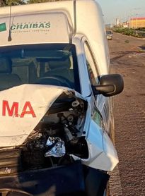 Acidente de trânsito com cavalo e ambulância deixa três pessoas feridas no interior de Alagoas