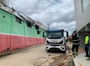Prefeitura de Arapiraca envia equipes e viaturas para ajudar no combate a incêndio no bairro Boa vista
