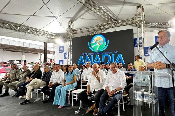 Deputado Galba Novaes participa de entrega de obras em Anadia