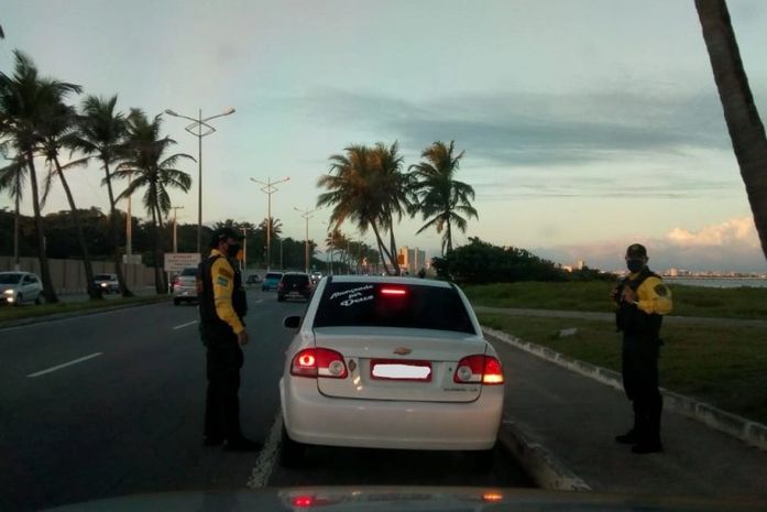 SMTT autua e remove 11 veículos clandestinos em operação de fiscalização