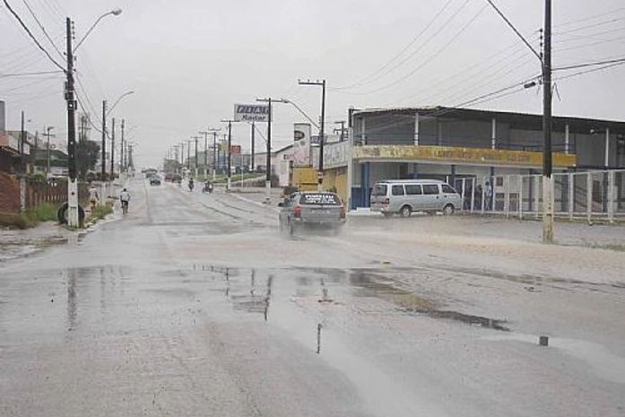 Fortes chuvas deixam várias ruas alagadas em Arapiraca