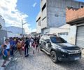 Casal é encontrado morto dentro de veículo no centro de Delmiro Gouveia