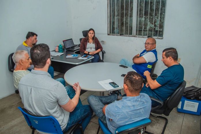 Reunião na SMTT trata sobre a atualização para regulamentação do transportes escolar