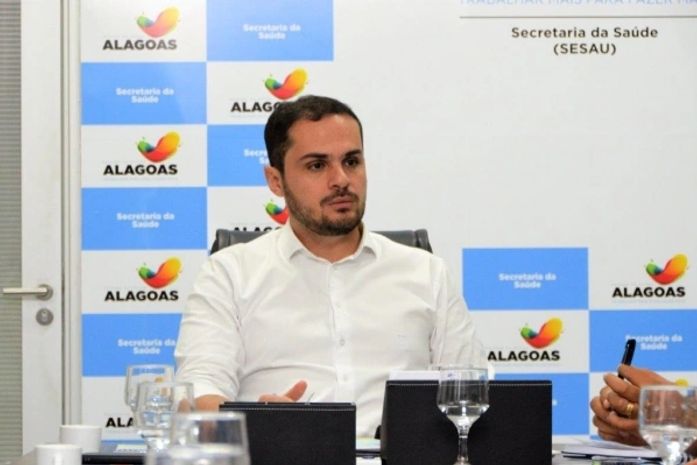 Secretário Alexandre Ayres